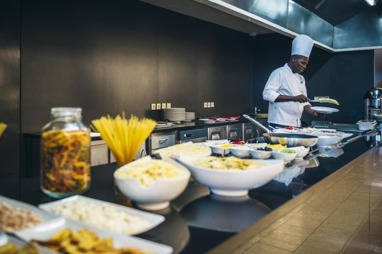 Hotel Trópico Luanda Kültér fotó